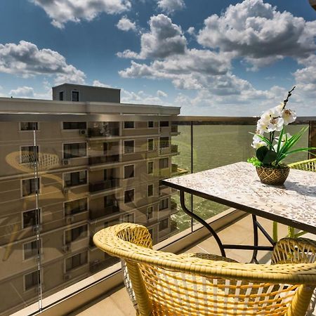 Rose Luxury Apartment Mamaia Exterior photo
