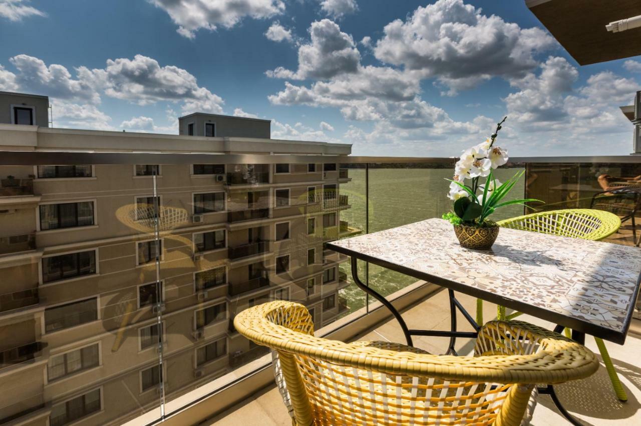 Rose Luxury Apartment Mamaia Exterior photo