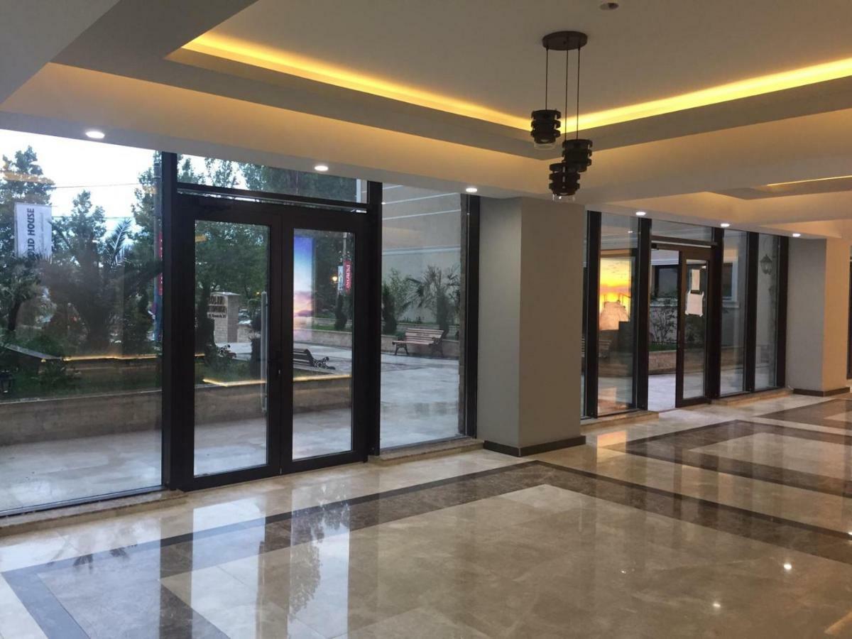 Rose Luxury Apartment Mamaia Exterior photo